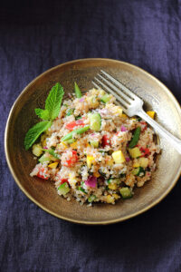 キヌアとナッツのライスサラダ