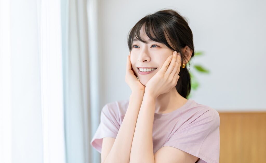 美肌の女性、ファスティングで肌がきれいになった。